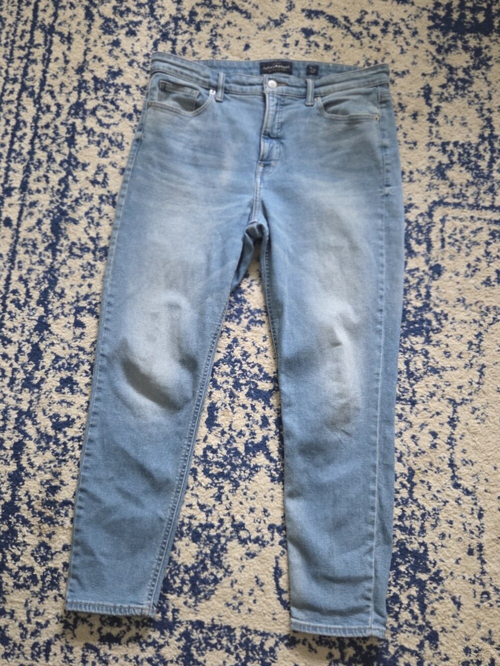 Lucky Brand Light Wash Slim Straight Jeans